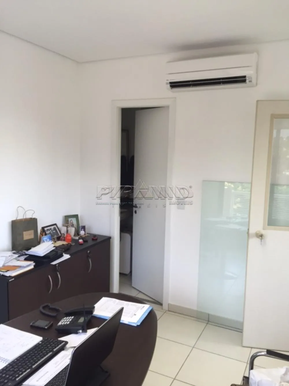 Alugar Comercial / Sala em Ribeir&atilde;o Preto R$ 2.500,00 - Foto 3