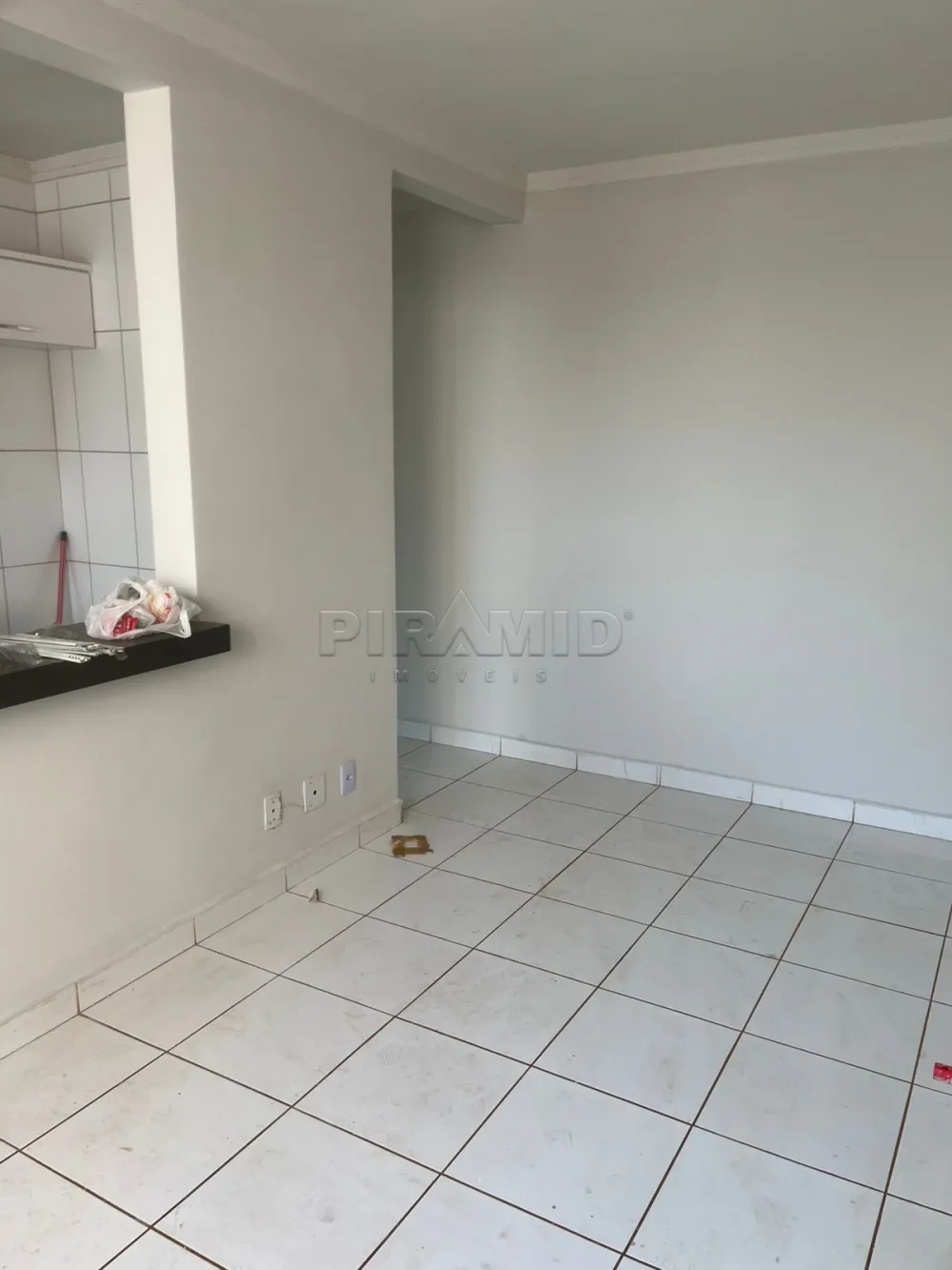 Alugar Apartamento / Padr&atilde;o em Ribeir&atilde;o Preto R$ 940,00 - Foto 2