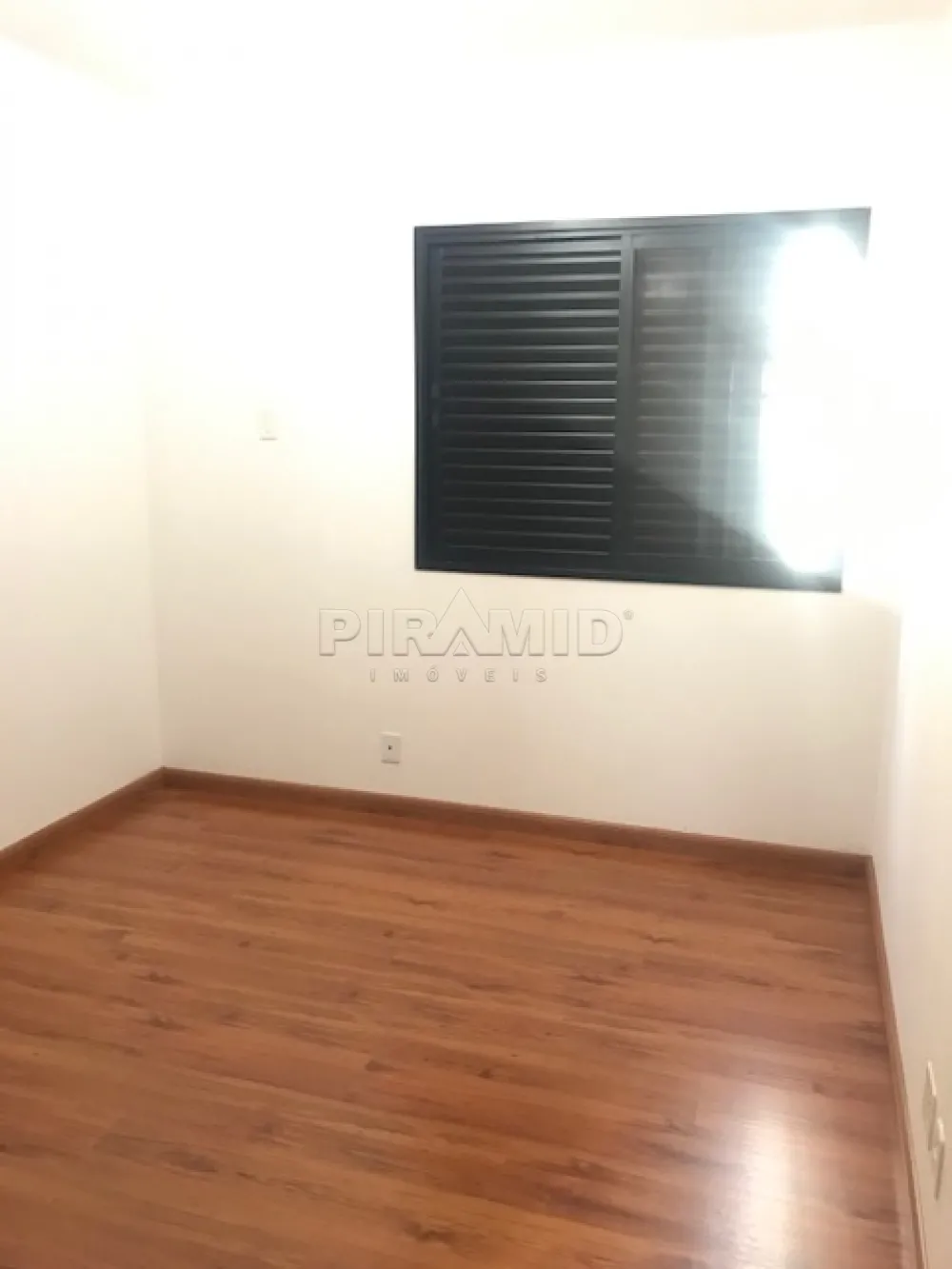 Alugar Apartamento / Padr&atilde;o em Ribeir&atilde;o Preto R$ 1.200,00 - Foto 5