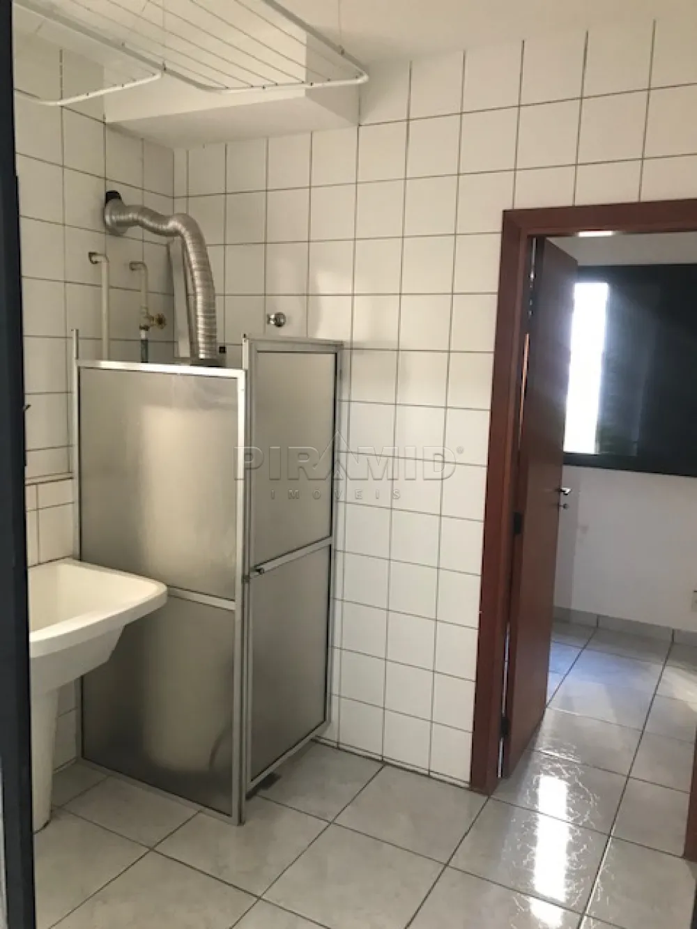 Alugar Apartamento / Padr&atilde;o em Ribeir&atilde;o Preto R$ 1.200,00 - Foto 16