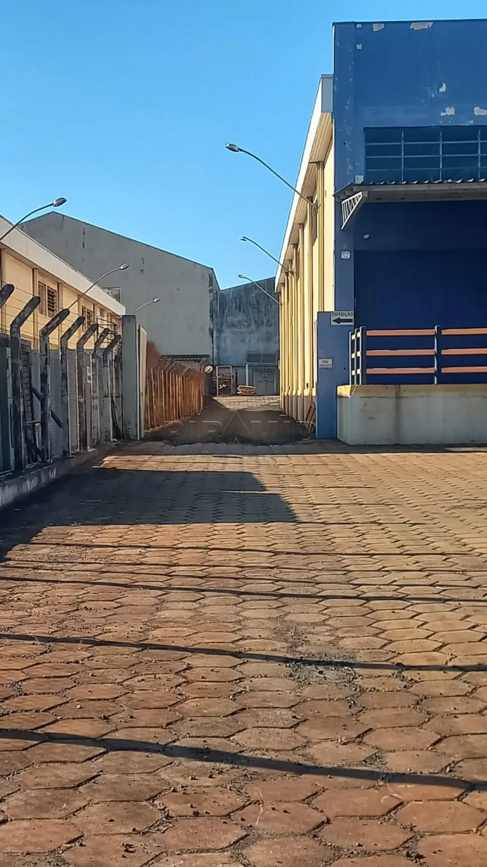 Alugar Comercial / Galp&atilde;o  Barrac&atilde;o em Ribeir&atilde;o Preto R$ 35.000,00 - Foto 4