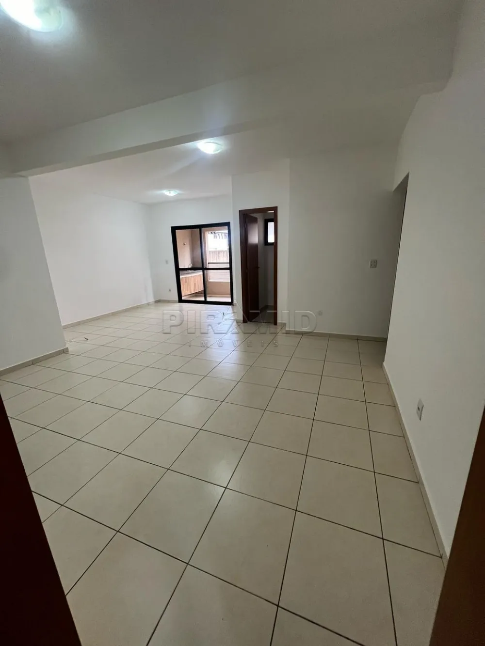 Alugar Apartamento / Padr&atilde;o em Ribeir&atilde;o Preto R$ 1.350,00 - Foto 1