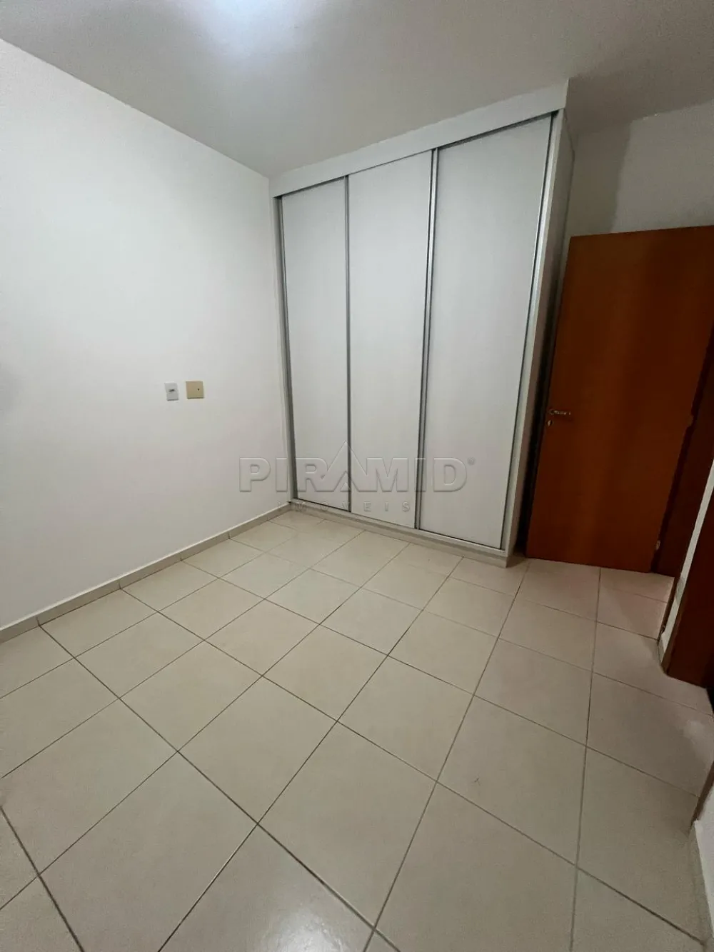 Alugar Apartamento / Padr&atilde;o em Ribeir&atilde;o Preto R$ 1.350,00 - Foto 5