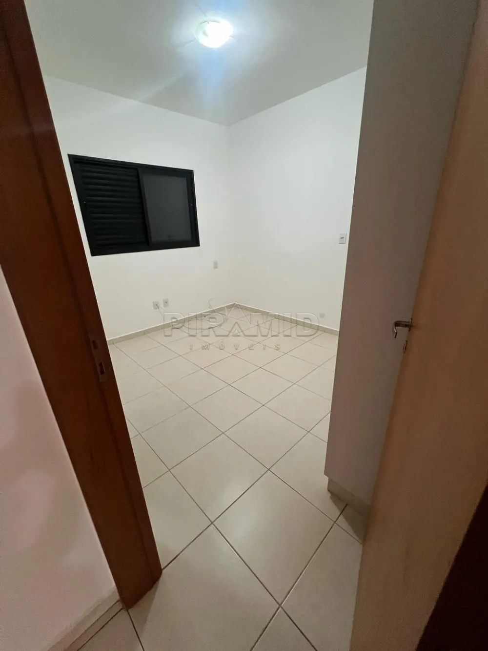 Alugar Apartamento / Padr&atilde;o em Ribeir&atilde;o Preto R$ 1.350,00 - Foto 7