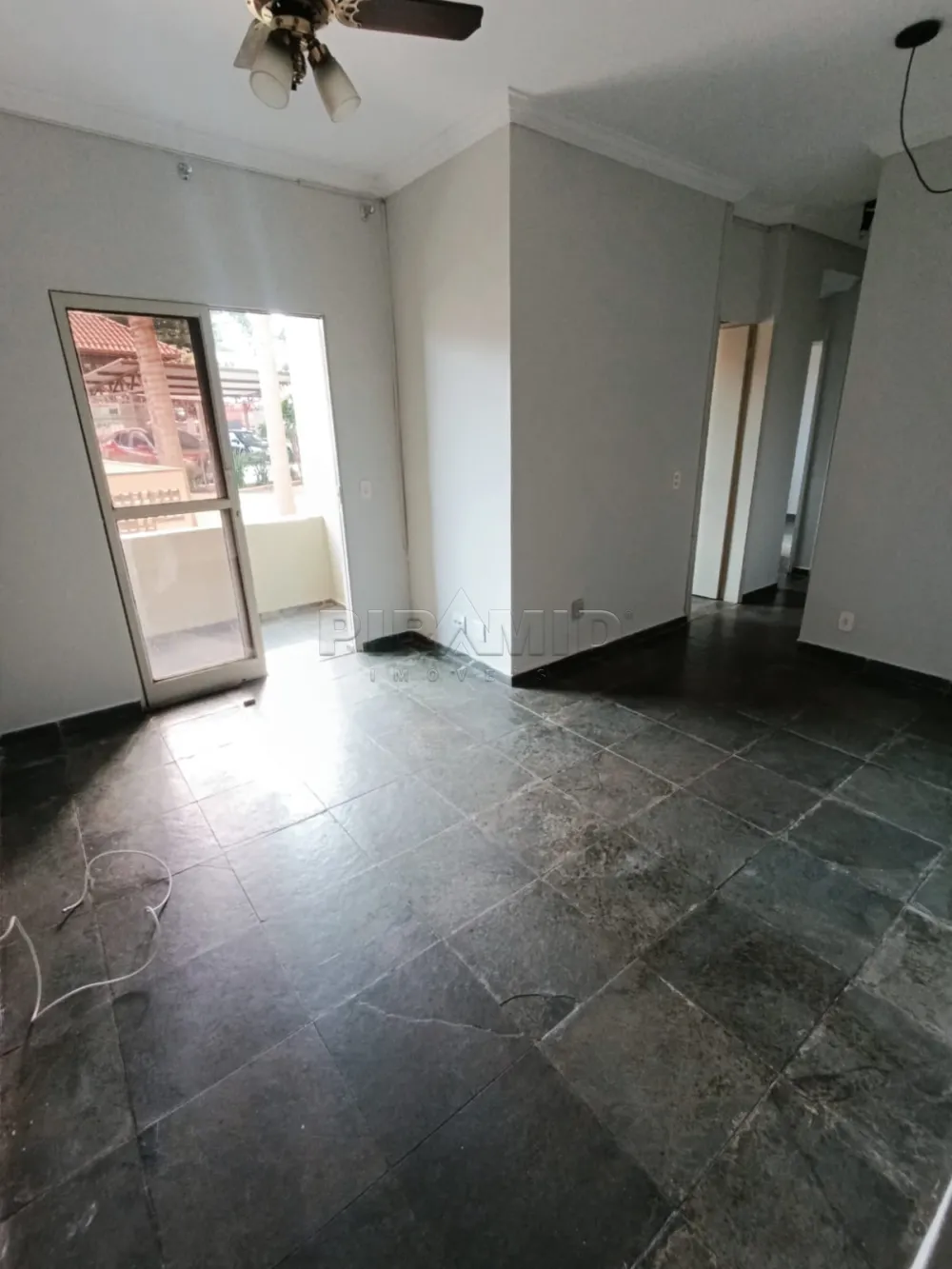 Alugar Apartamento / Padr&atilde;o em Ribeir&atilde;o Preto R$ 1.200,00 - Foto 1