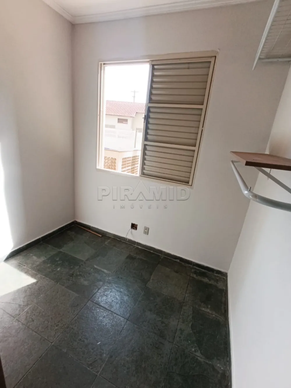 Alugar Apartamento / Padr&atilde;o em Ribeir&atilde;o Preto R$ 1.200,00 - Foto 4
