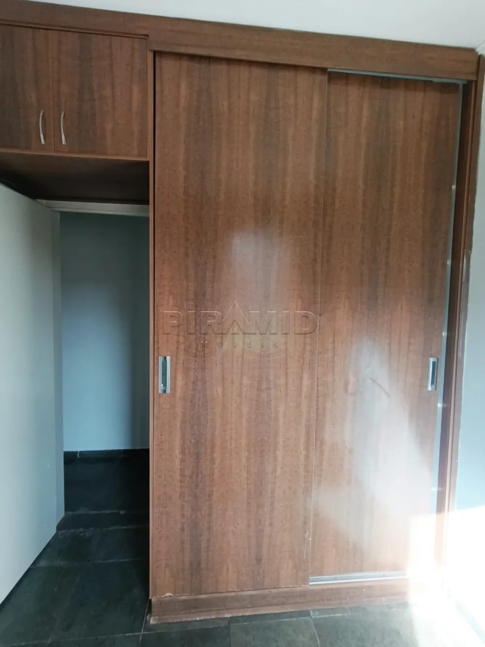 Alugar Apartamento / Padr&atilde;o em Ribeir&atilde;o Preto R$ 1.200,00 - Foto 5