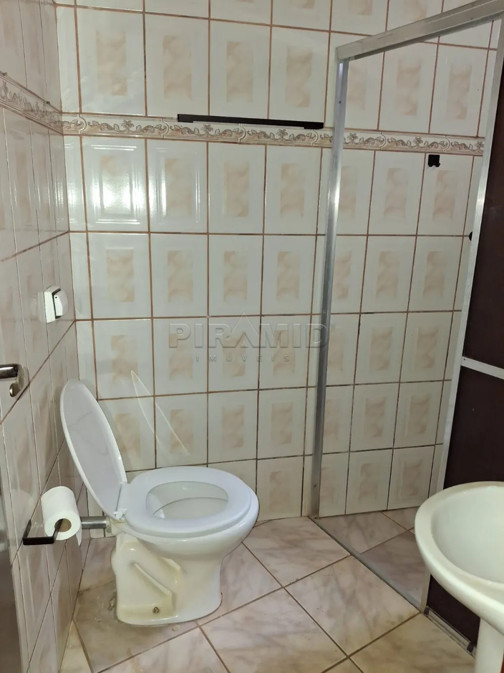 Alugar Casa / Padr&atilde;o em Ribeir&atilde;o Preto R$ 1.000,00 - Foto 11