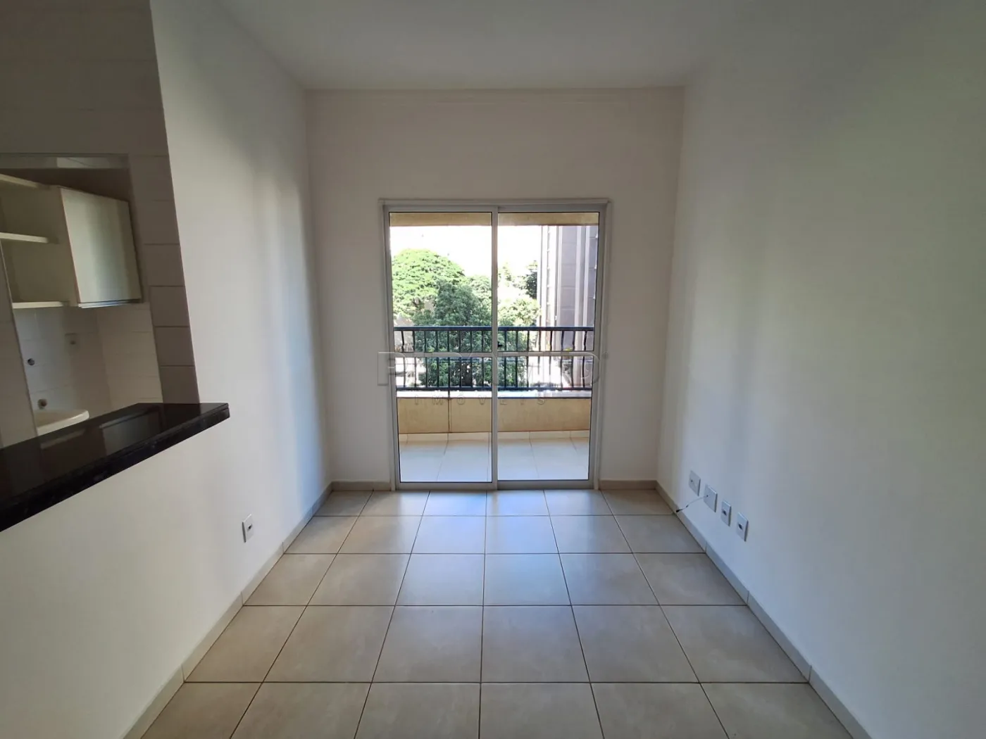 Alugar Apartamento / Padr&atilde;o em Ribeir&atilde;o Preto R$ 1.300,00 - Foto 1