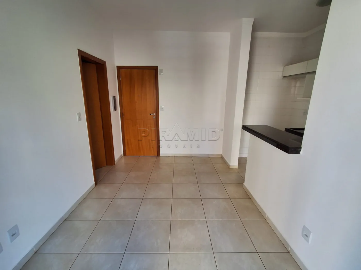 Alugar Apartamento / Padr&atilde;o em Ribeir&atilde;o Preto R$ 1.300,00 - Foto 2