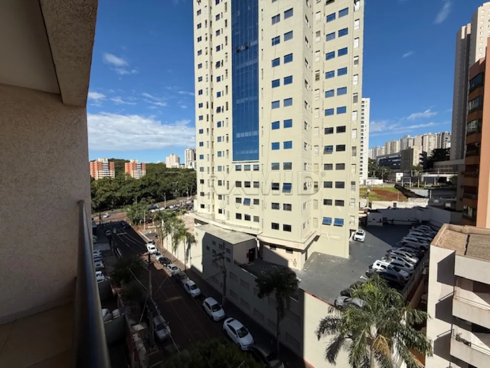 Alugar Apartamento / Padr&atilde;o em Ribeir&atilde;o Preto R$ 1.500,00 - Foto 2