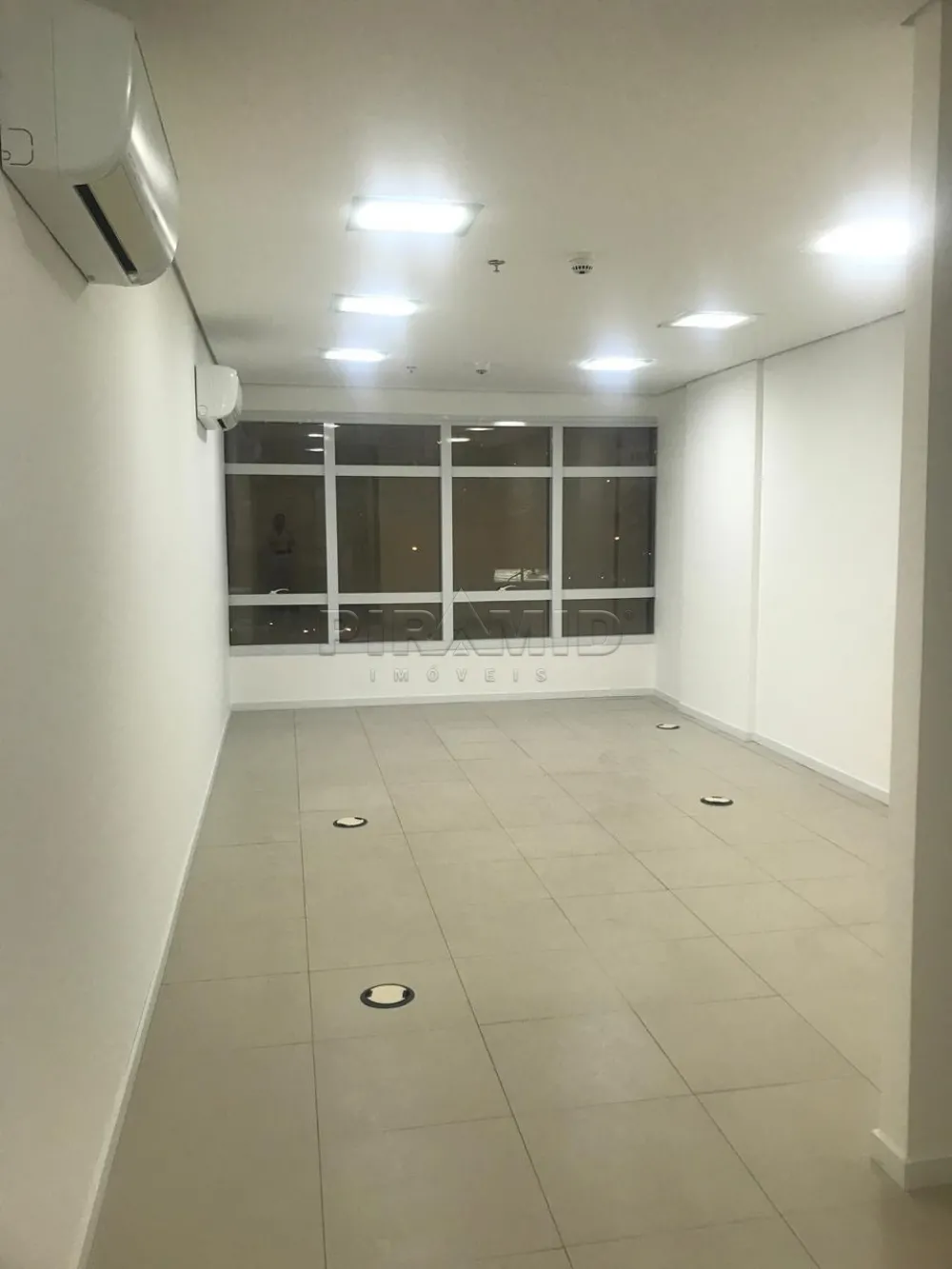 Alugar Comercial / Sala em Ribeir&atilde;o Preto R$ 1.300,00 - Foto 4