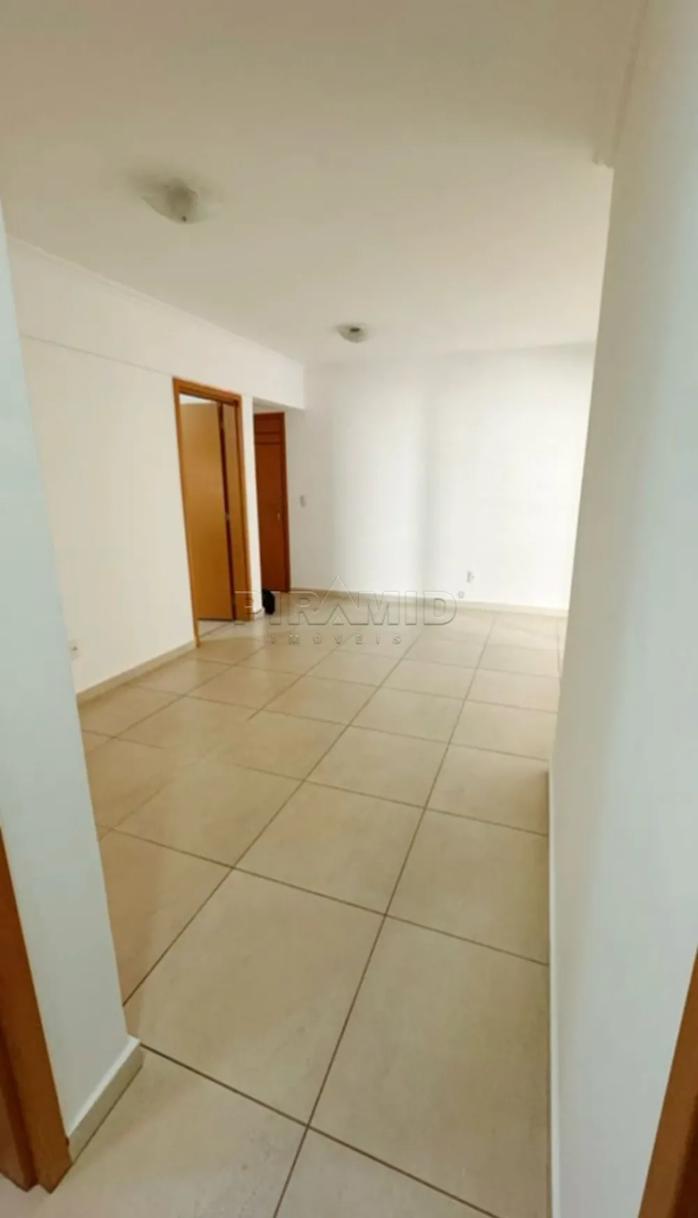 Alugar Apartamento / Padr&atilde;o em Ribeir&atilde;o Preto R$ 1.600,00 - Foto 1