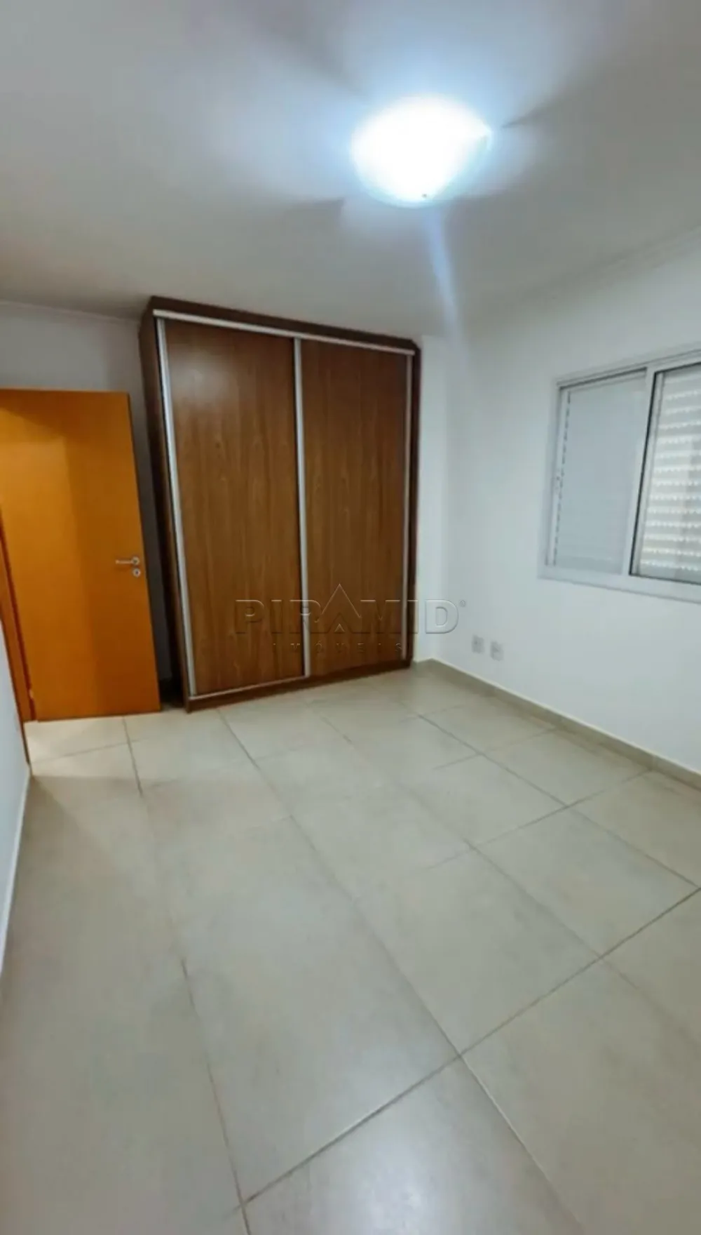 Alugar Apartamento / Padr&atilde;o em Ribeir&atilde;o Preto R$ 1.600,00 - Foto 13