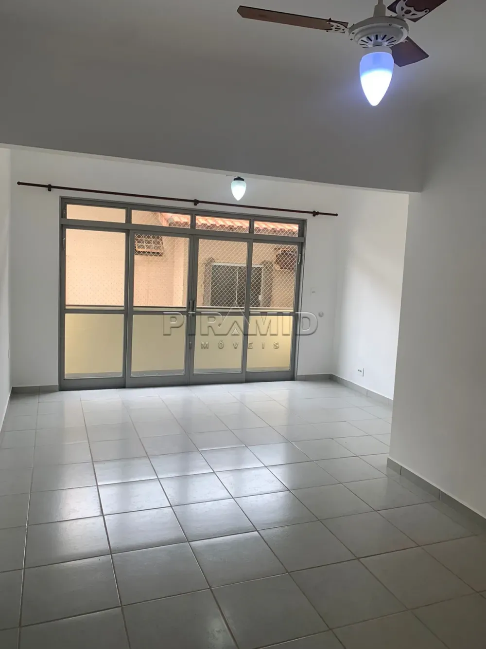 Alugar Apartamento / Padr&atilde;o em Ribeir&atilde;o Preto R$ 1.550,00 - Foto 1