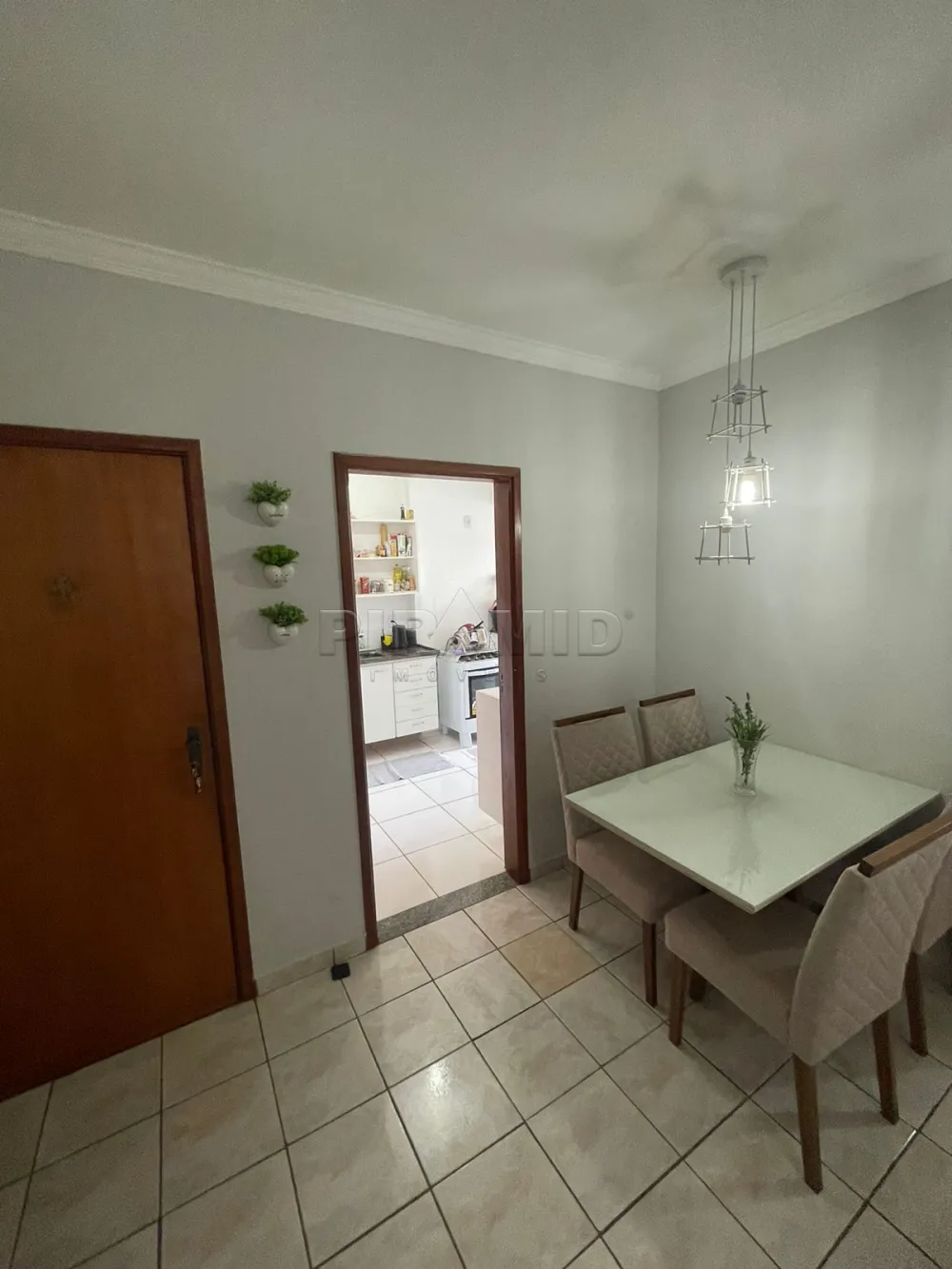 Alugar Apartamento / Padr&atilde;o em Ribeir&atilde;o Preto R$ 1.200,00 - Foto 3