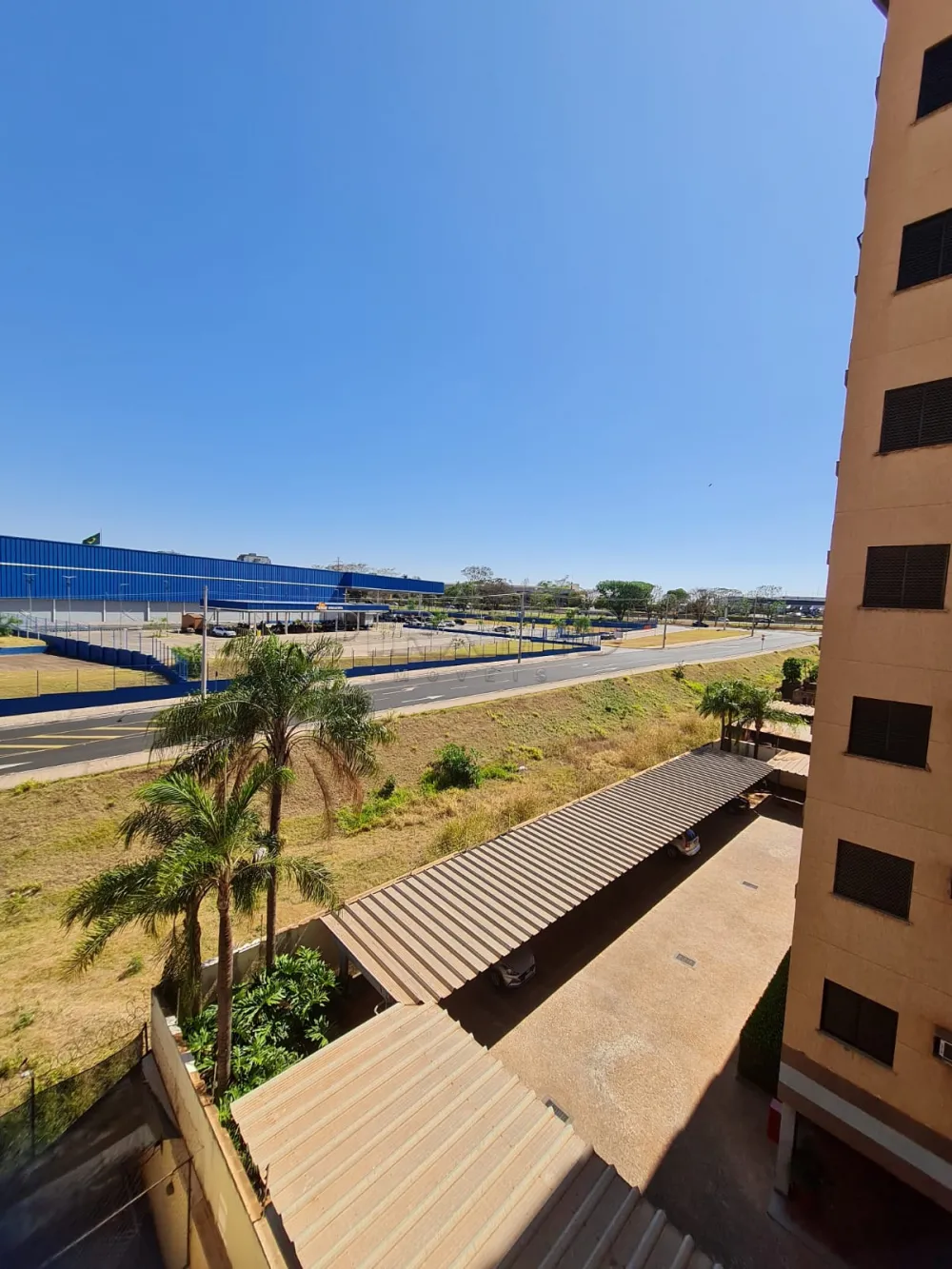 Alugar Apartamento / Padr&atilde;o em Ribeir&atilde;o Preto R$ 1.200,00 - Foto 2