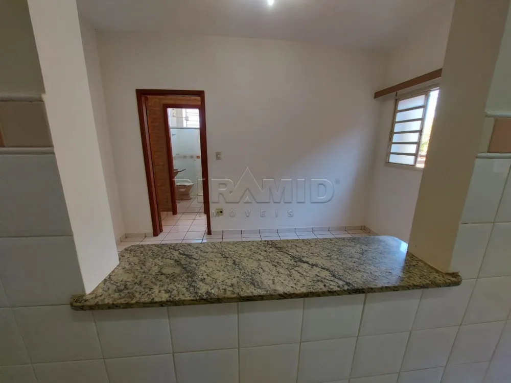 Alugar Apartamento / Padr&atilde;o em Ribeir&atilde;o Preto R$ 620,00 - Foto 2