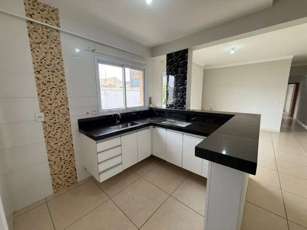 Alugar Apartamento / Padr&atilde;o em Ribeir&atilde;o Preto R$ 1.700,00 - Foto 4