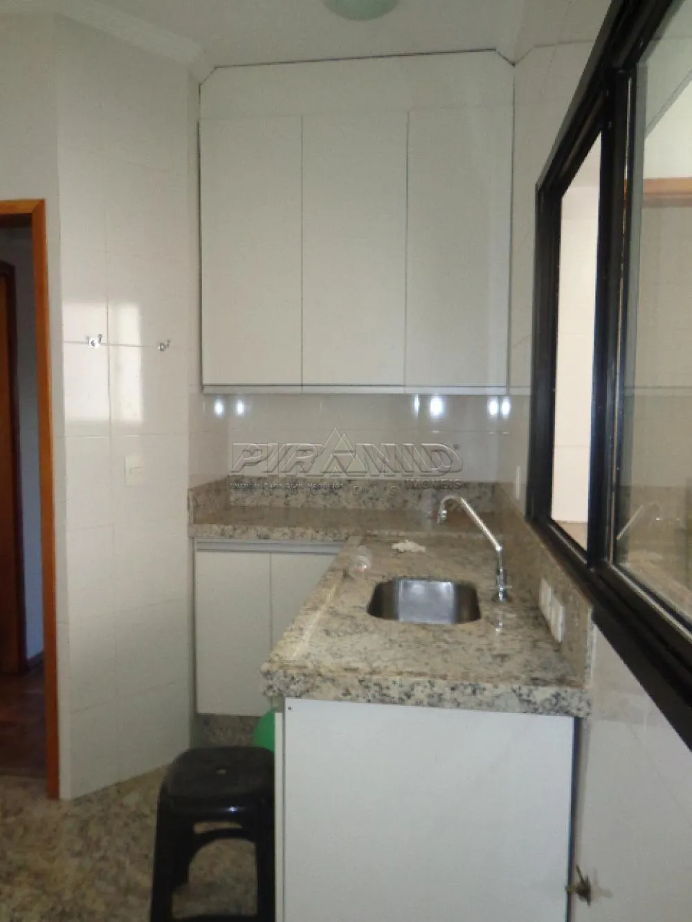 Alugar Apartamento / Padr&atilde;o em Ribeir&atilde;o Preto R$ 1.600,00 - Foto 21