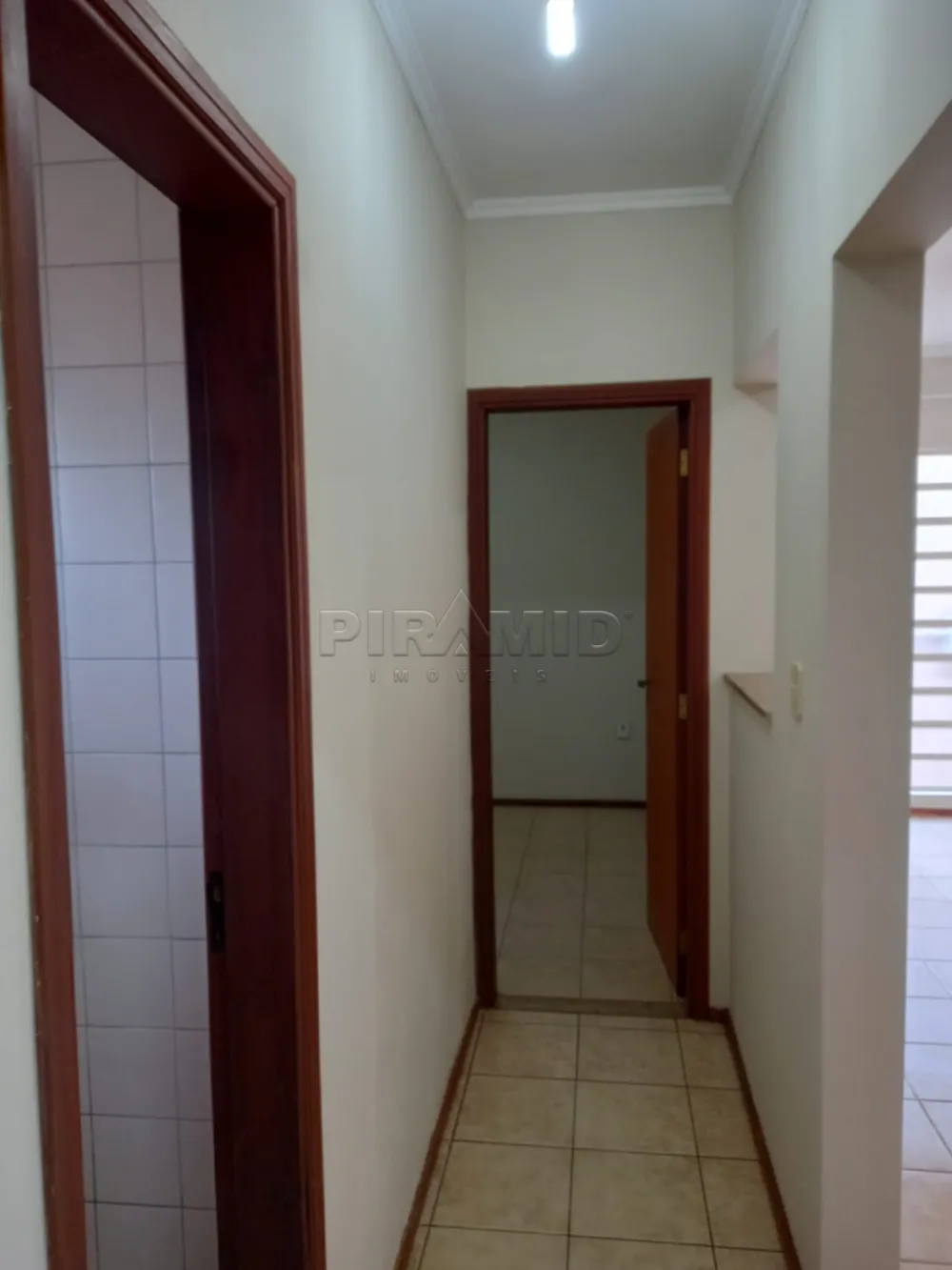 Alugar Apartamento / Padr&atilde;o em Ribeir&atilde;o Preto R$ 850,00 - Foto 5