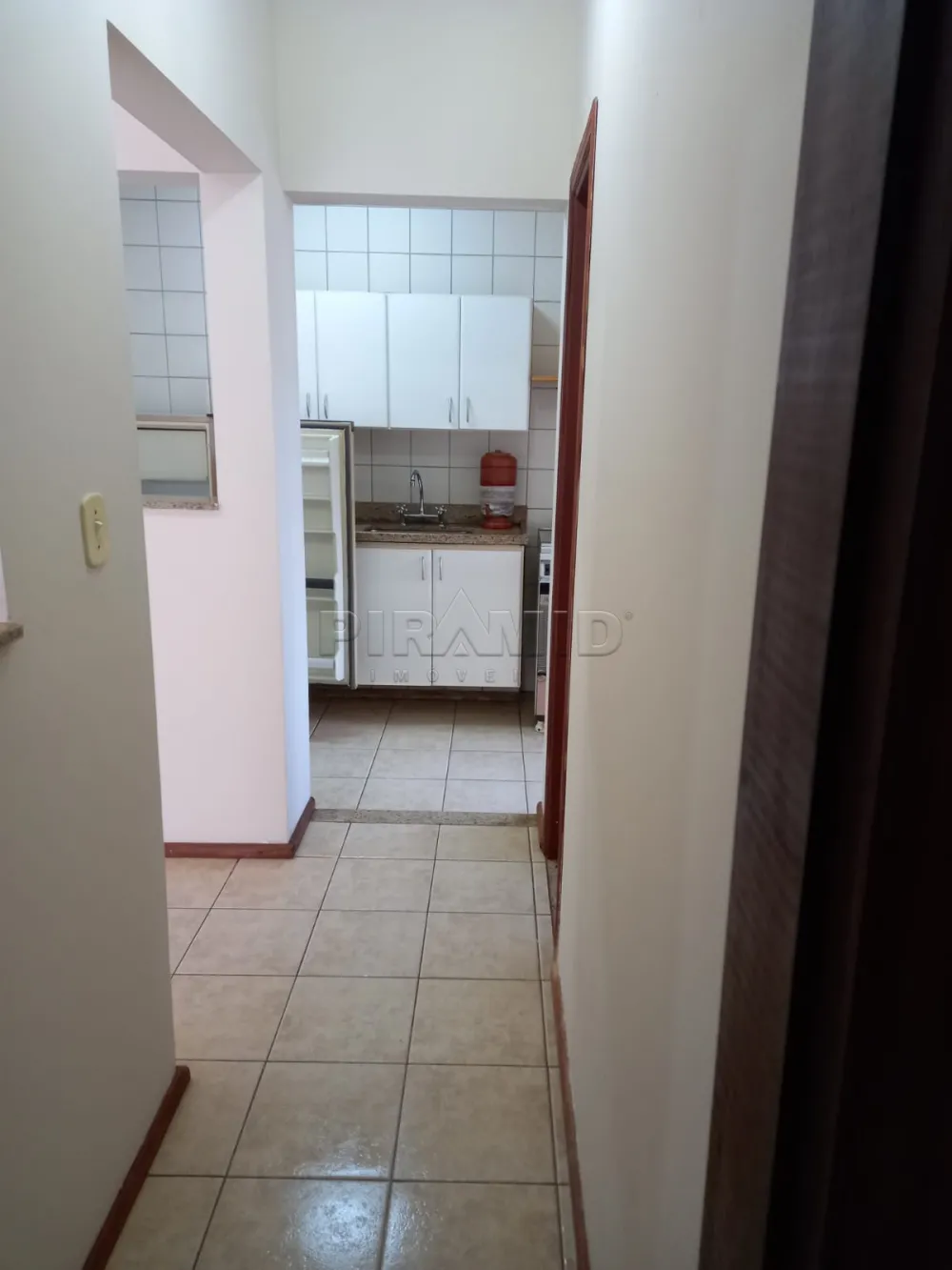 Alugar Apartamento / Padr&atilde;o em Ribeir&atilde;o Preto R$ 850,00 - Foto 6