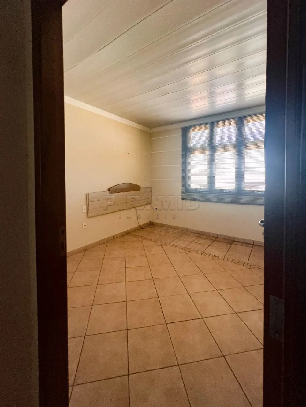 Alugar Comercial / Casa em Ribeir&atilde;o Preto R$ 4.000,00 - Foto 14