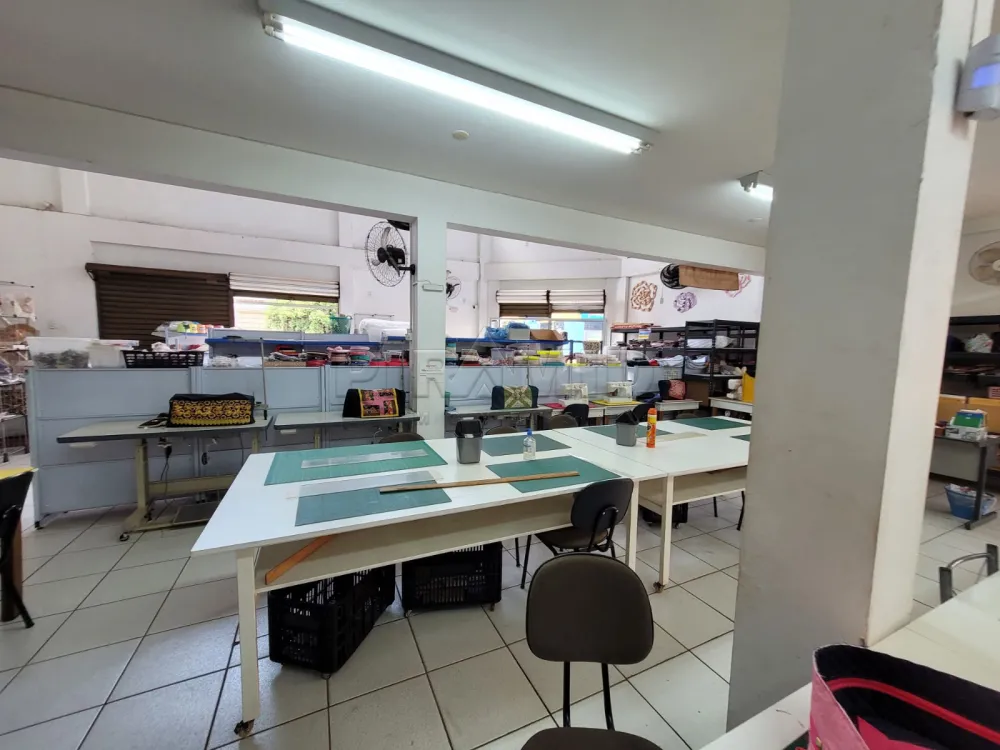 Alugar Comercial / Sal&atilde;o em Ribeir&atilde;o Preto R$ 1.800,00 - Foto 10