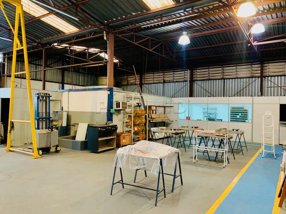 Alugar Comercial / Galp&atilde;o  Barrac&atilde;o em Ribeir&atilde;o Preto R$ 11.300,00 - Foto 1