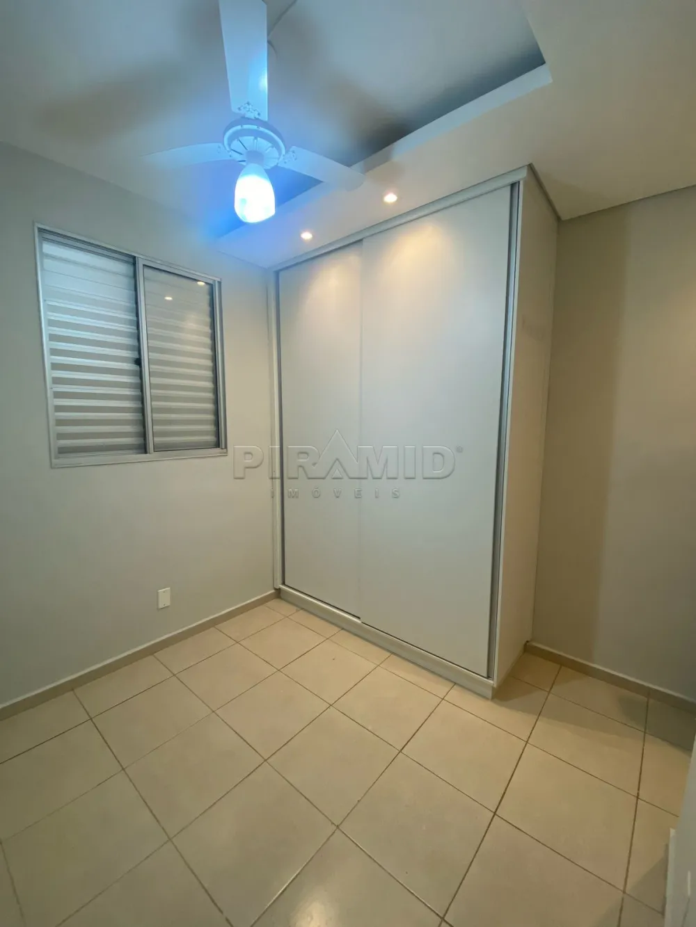 Alugar Apartamento / Padr&atilde;o em Ribeir&atilde;o Preto R$ 1.450,00 - Foto 4