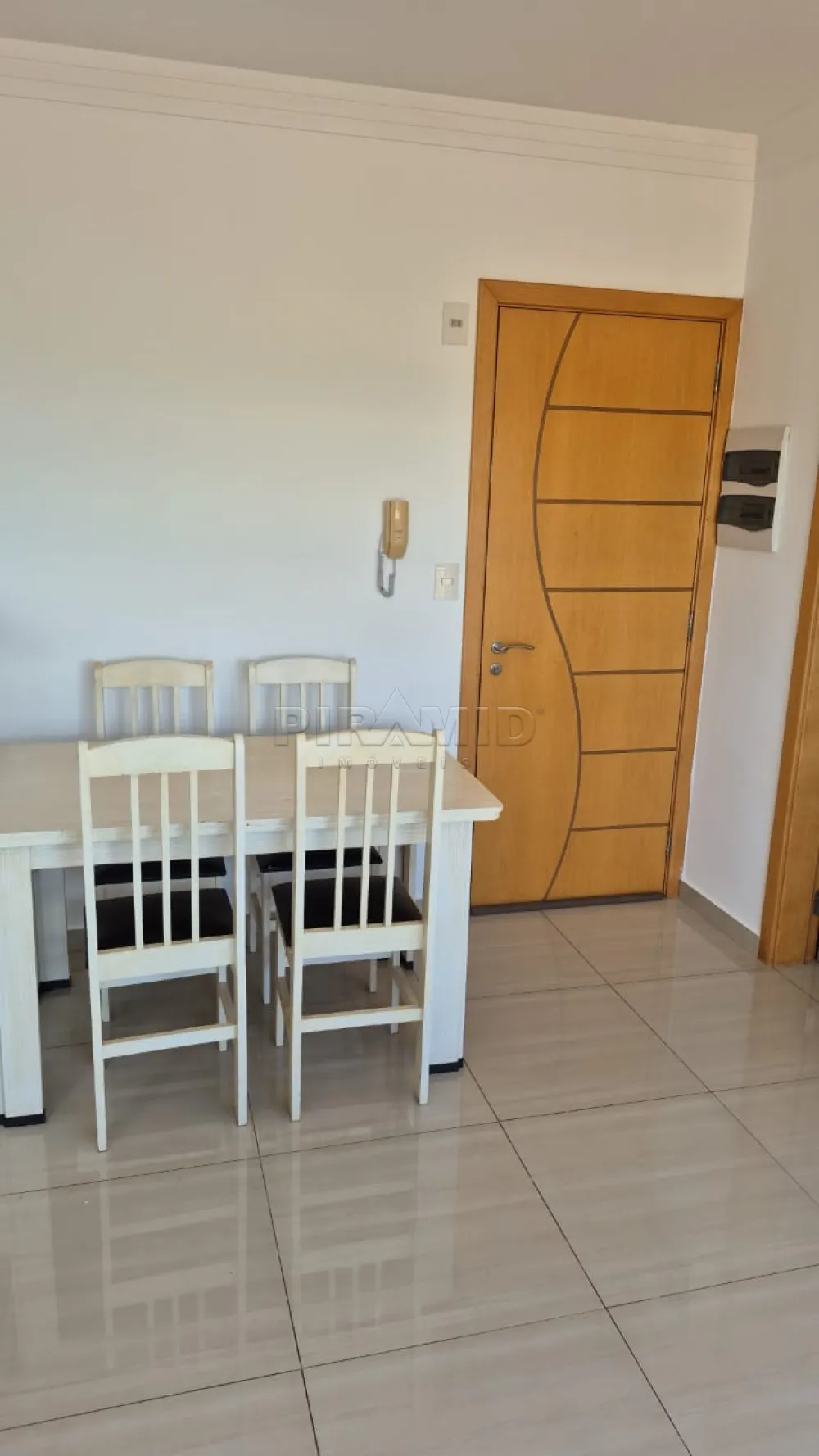 Alugar Apartamento / Padr&atilde;o em Ribeir&atilde;o Preto R$ 1.800,00 - Foto 4