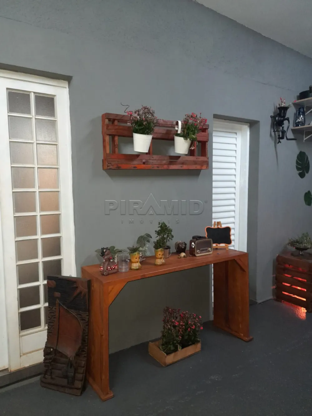 Alugar Casa / Padr&atilde;o em Ribeir&atilde;o Preto R$ 800,00 - Foto 1