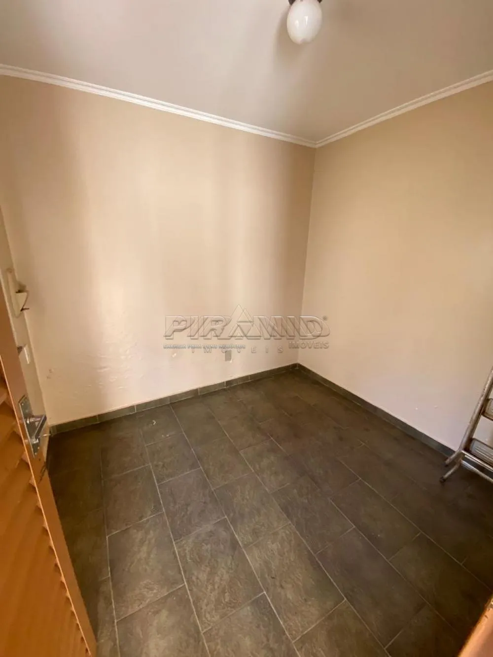 Alugar Casa / Padr&atilde;o em Ribeir&atilde;o Preto R$ 3.600,00 - Foto 17