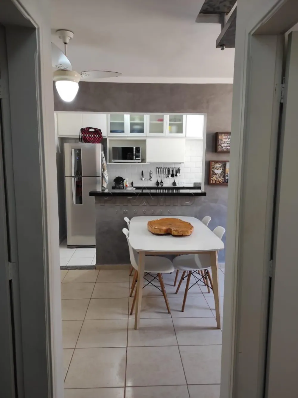 Alugar Apartamento / Padr&atilde;o em Ribeir&atilde;o Preto R$ 1.200,00 - Foto 2