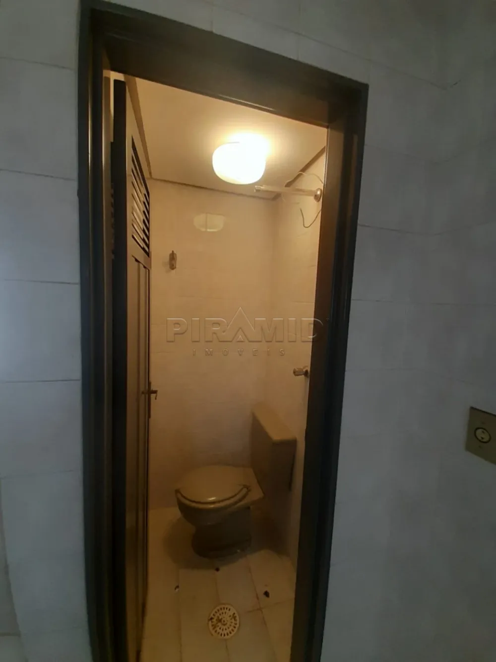Alugar Apartamento / Padr&atilde;o em Ribeir&atilde;o Preto R$ 1.300,00 - Foto 21