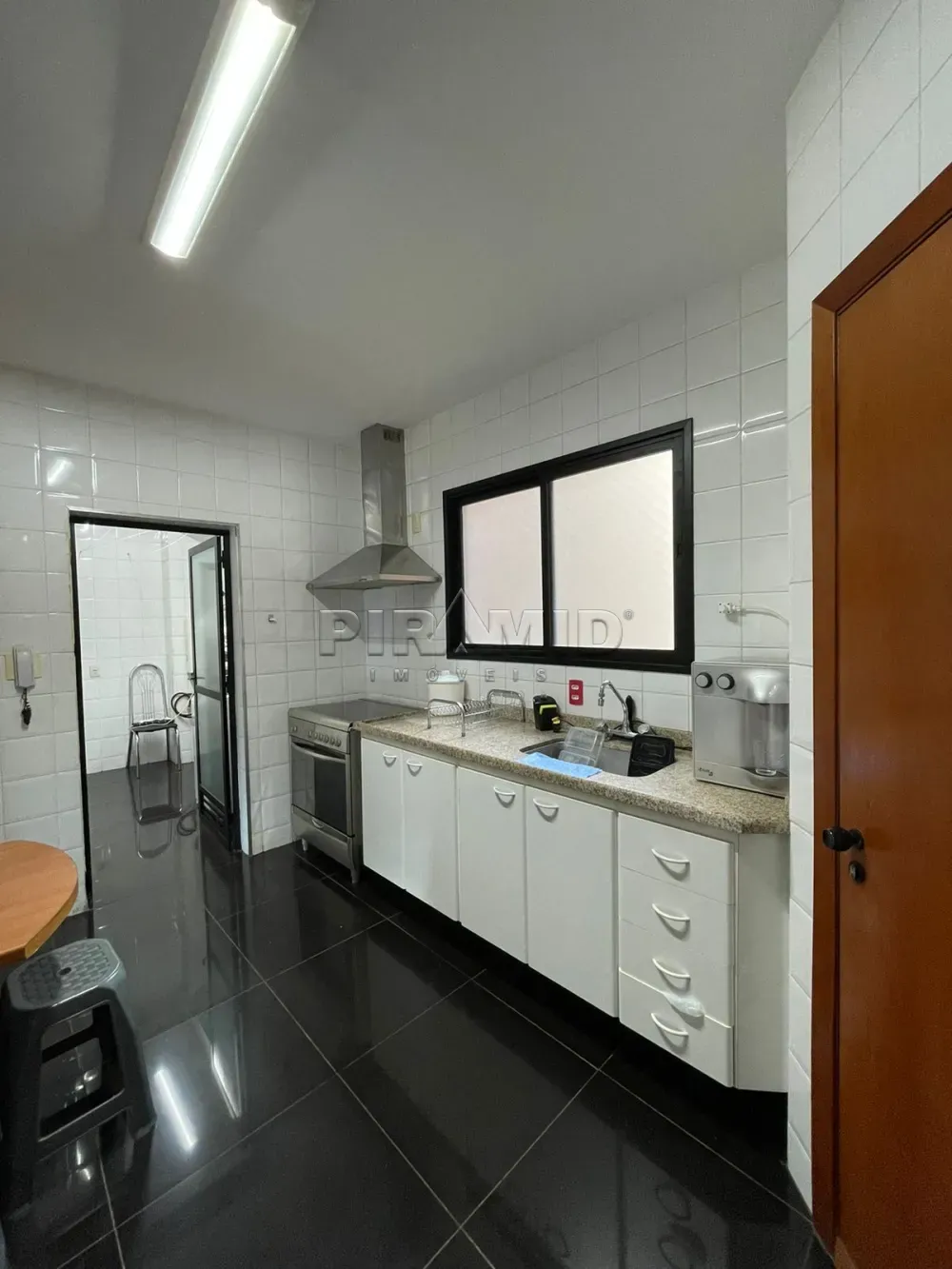Alugar Apartamento / Padr&atilde;o em Ribeir&atilde;o Preto R$ 2.800,00 - Foto 27