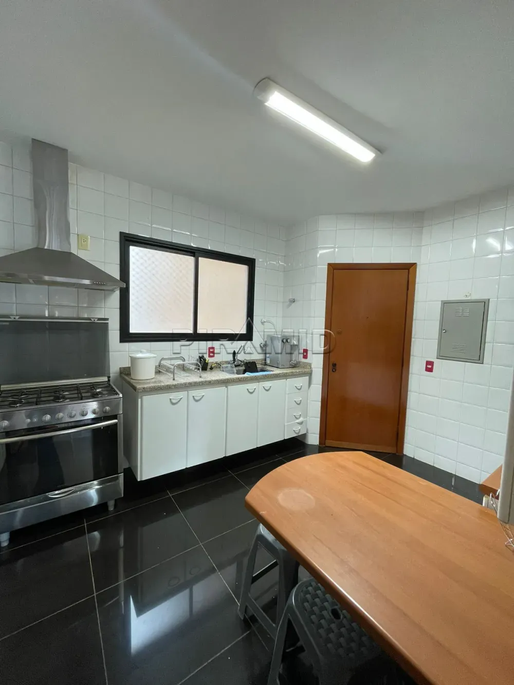 Alugar Apartamento / Padr&atilde;o em Ribeir&atilde;o Preto R$ 2.800,00 - Foto 28