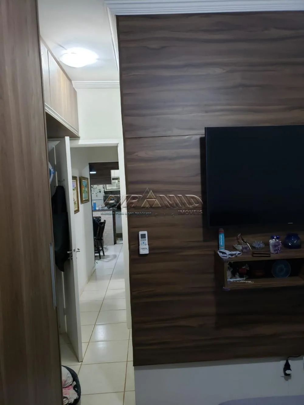 Alugar Apartamento / Padr&atilde;o em Ribeir&atilde;o Preto R$ 900,00 - Foto 2