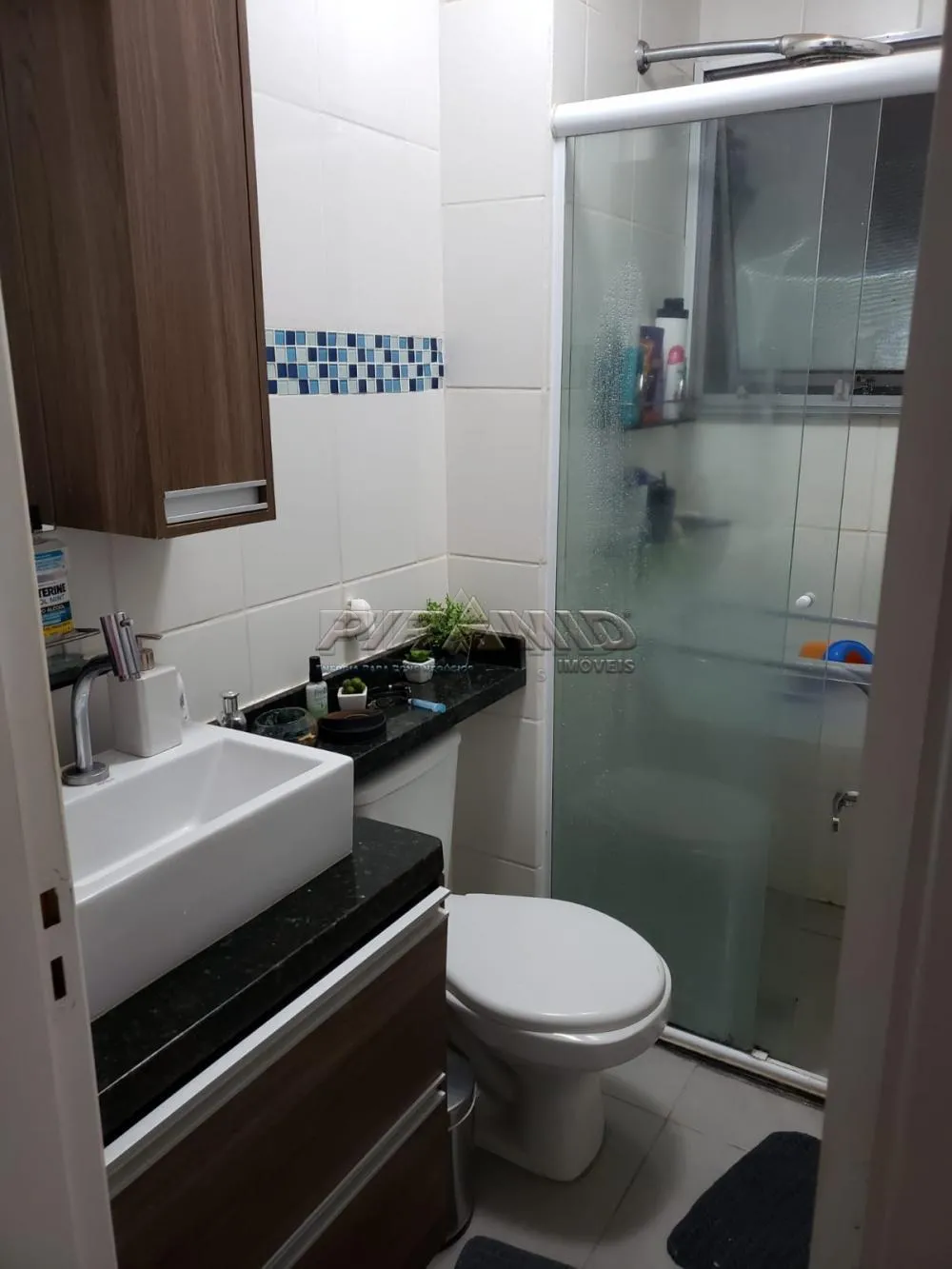 Alugar Apartamento / Padr&atilde;o em Ribeir&atilde;o Preto R$ 900,00 - Foto 3