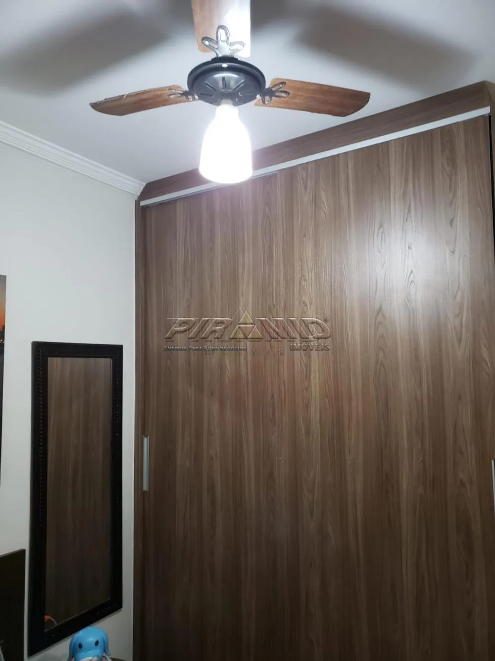 Alugar Apartamento / Padr&atilde;o em Ribeir&atilde;o Preto R$ 900,00 - Foto 4