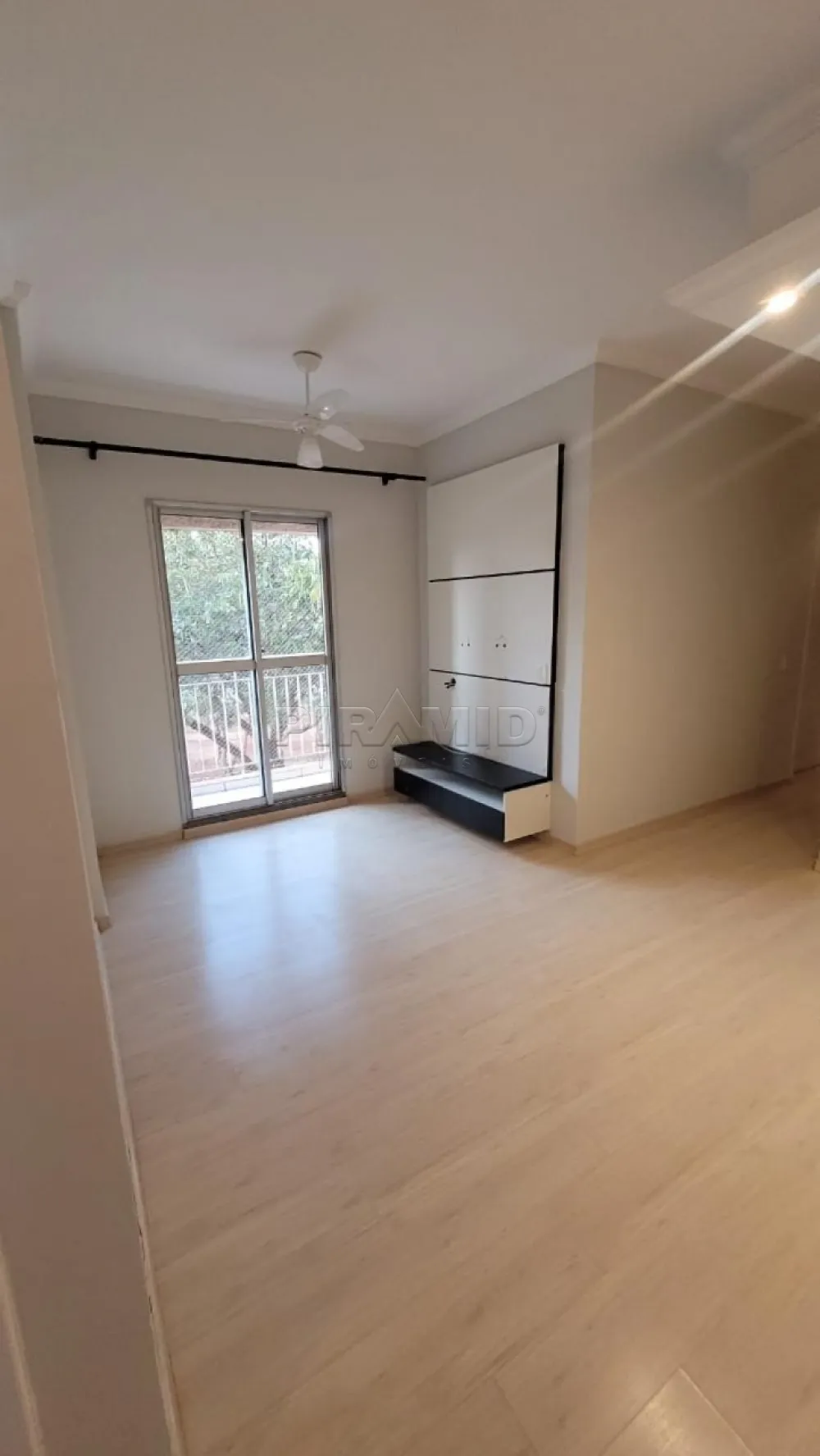 Alugar Apartamento / Padr&atilde;o em Ribeir&atilde;o Preto R$ 1.400,00 - Foto 1