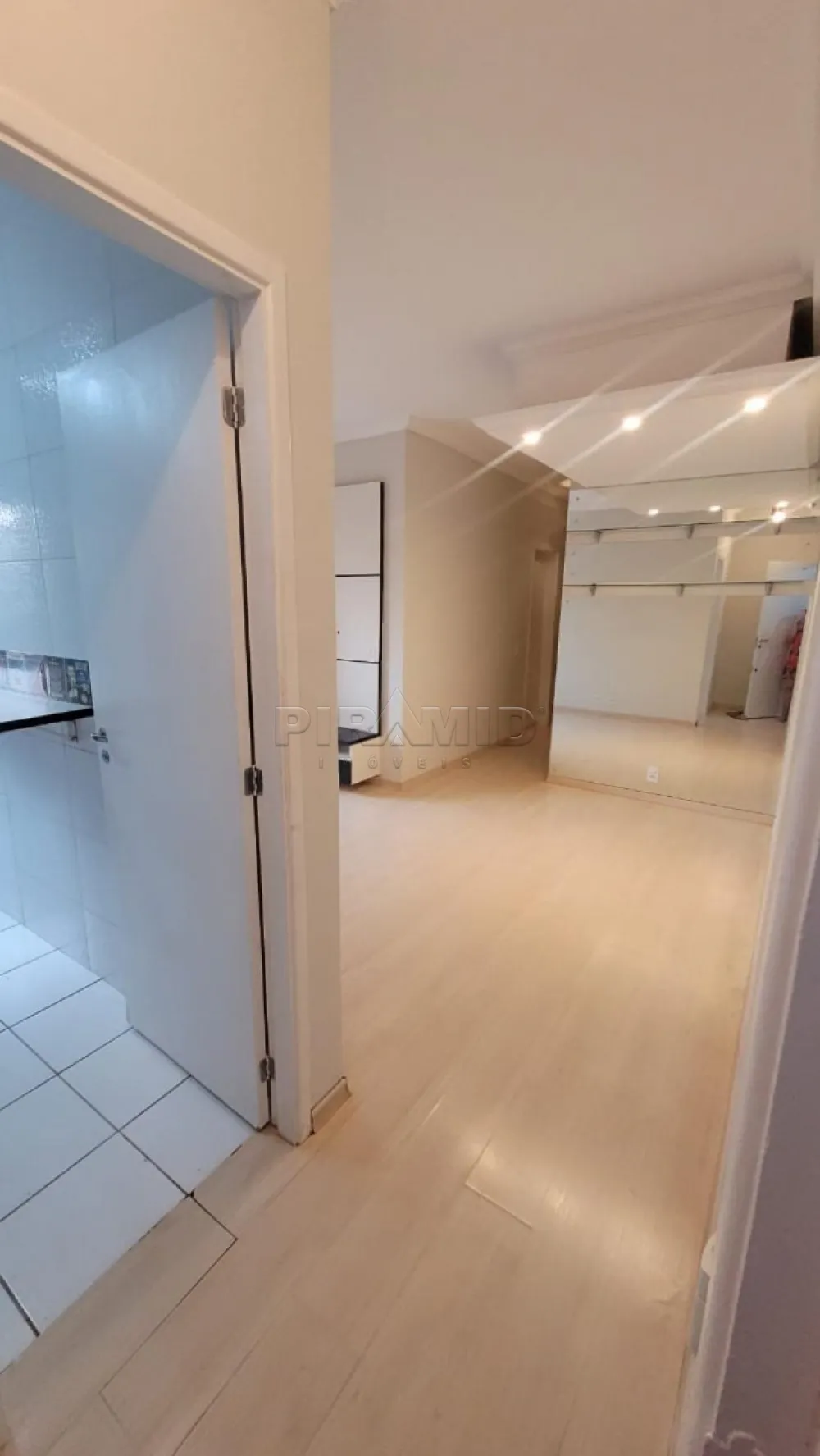 Alugar Apartamento / Padr&atilde;o em Ribeir&atilde;o Preto R$ 1.400,00 - Foto 2