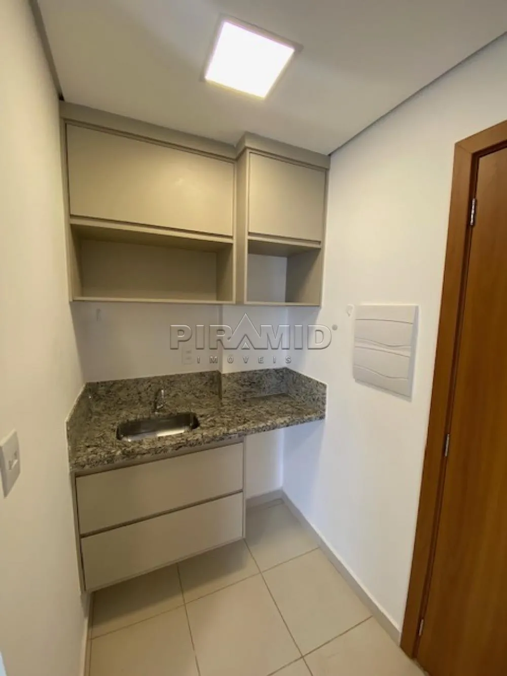Alugar Apartamento / Padr&atilde;o em Ribeir&atilde;o Preto R$ 1.400,00 - Foto 8