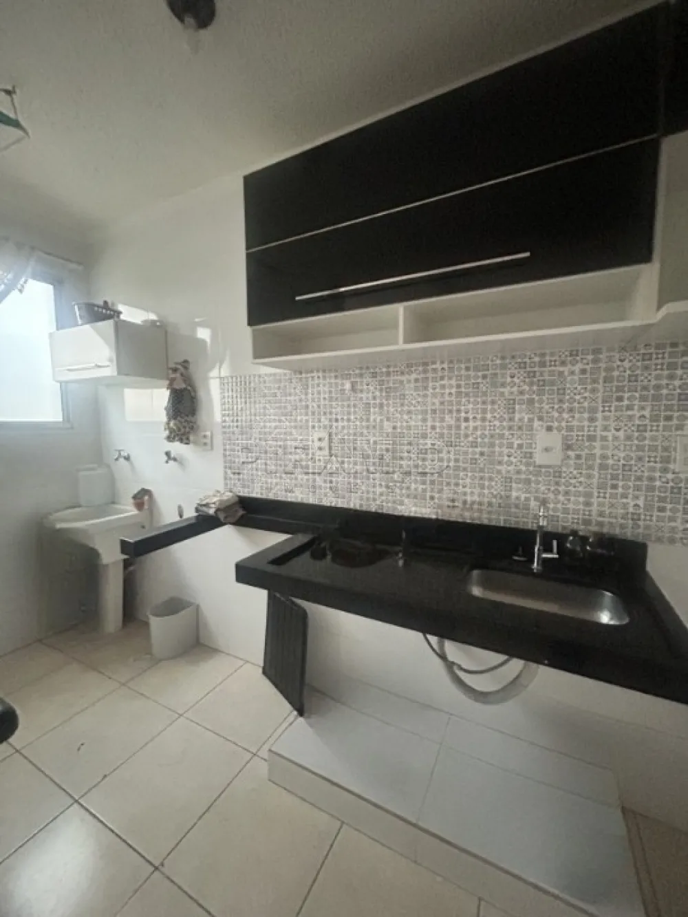 Alugar Apartamento / Padr&atilde;o em Ribeir&atilde;o Preto R$ 1.010,00 - Foto 3