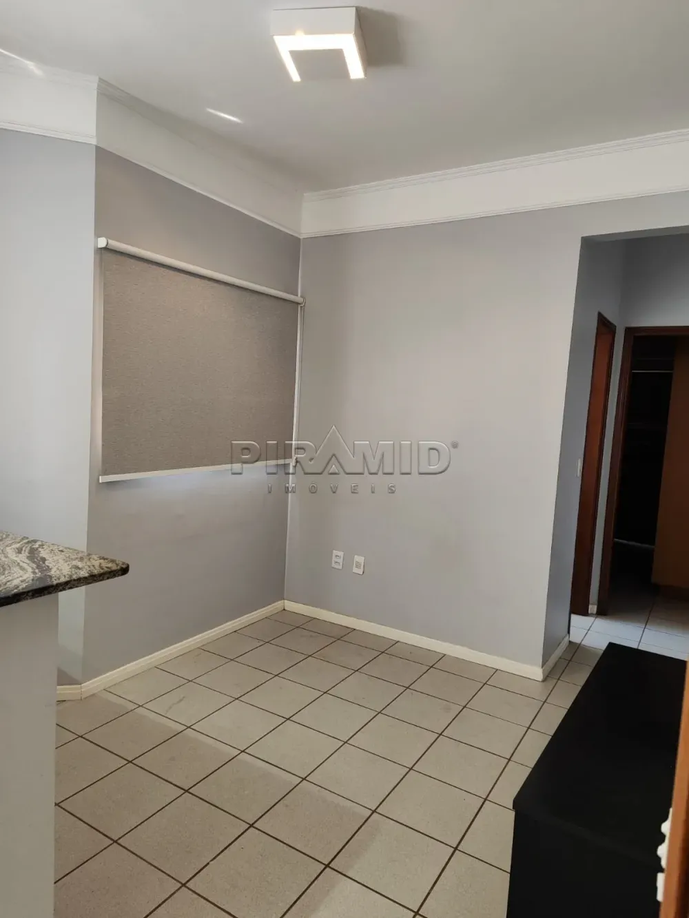 Alugar Apartamento / Padr&atilde;o em Ribeir&atilde;o Preto R$ 900,00 - Foto 2