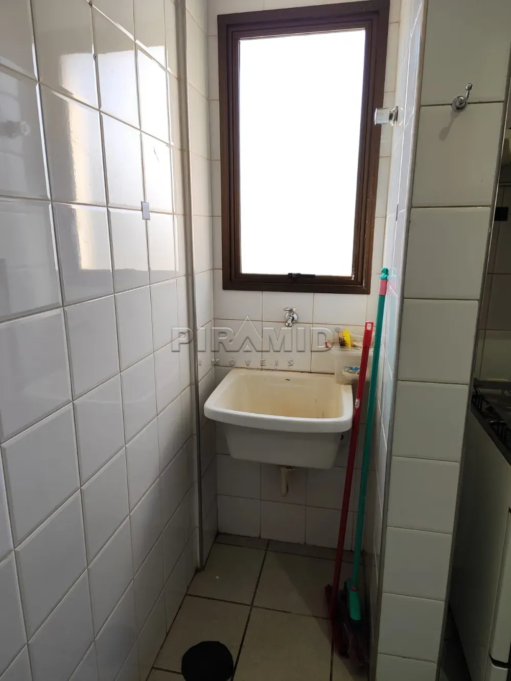 Alugar Apartamento / Padr&atilde;o em Ribeir&atilde;o Preto R$ 900,00 - Foto 12
