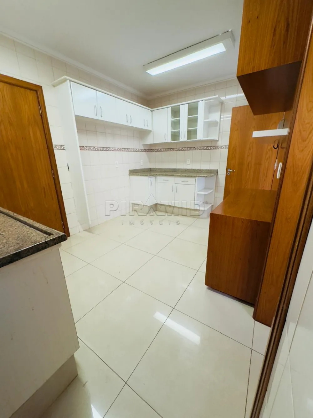 Alugar Apartamento / Padr&atilde;o em Ribeir&atilde;o Preto R$ 3.800,00 - Foto 15