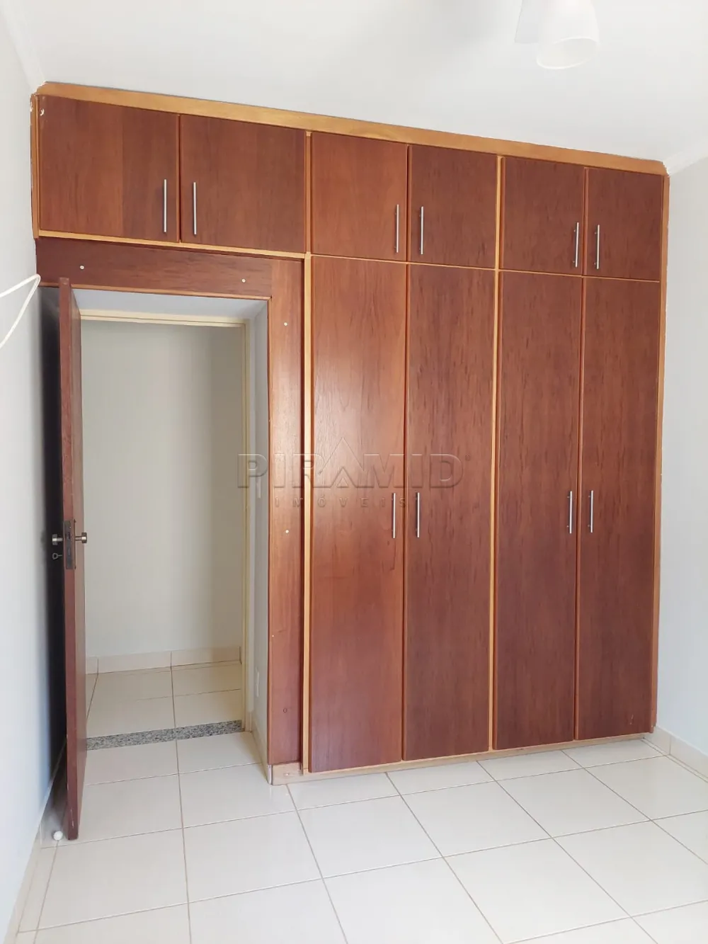 Alugar Apartamento / Padr&atilde;o em Ribeir&atilde;o Preto R$ 1.500,00 - Foto 5