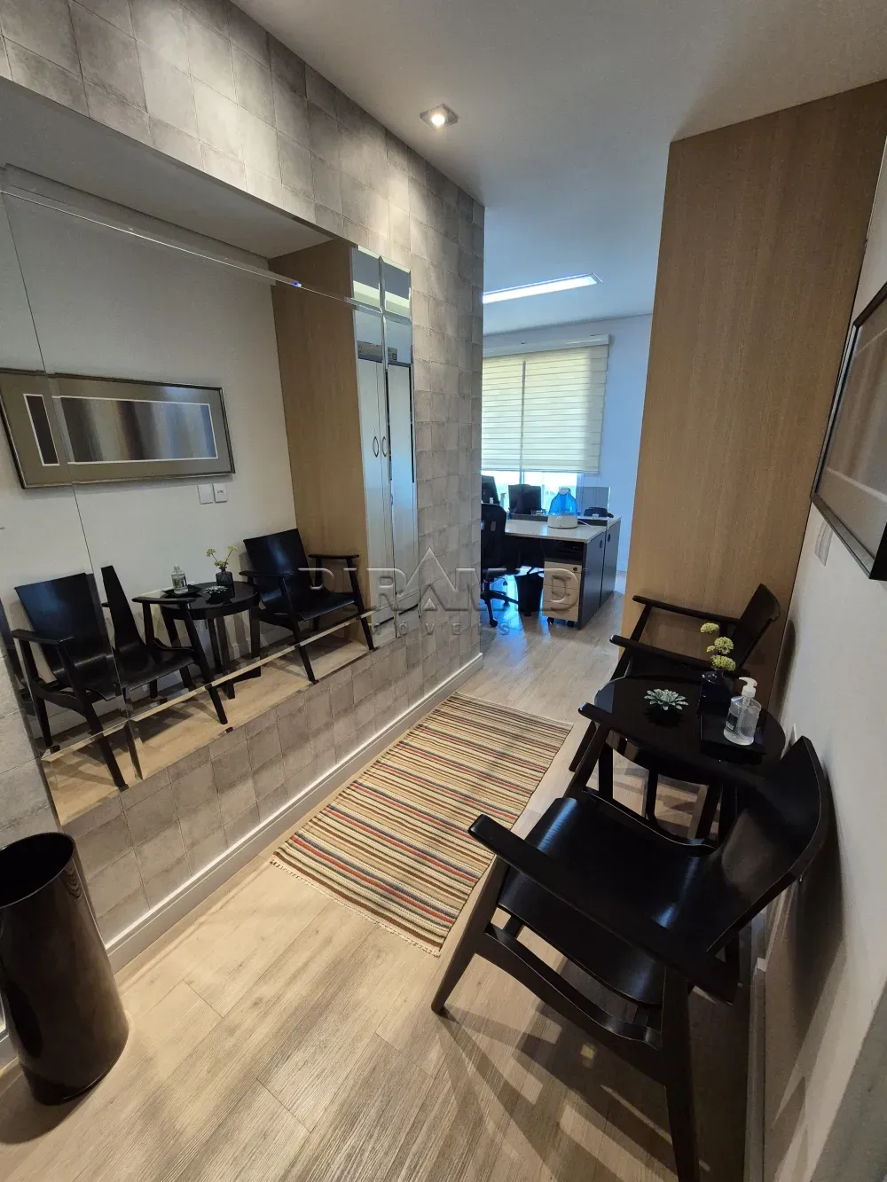 Alugar Comercial / Sala em Ribeir&atilde;o Preto R$ 2.500,00 - Foto 2