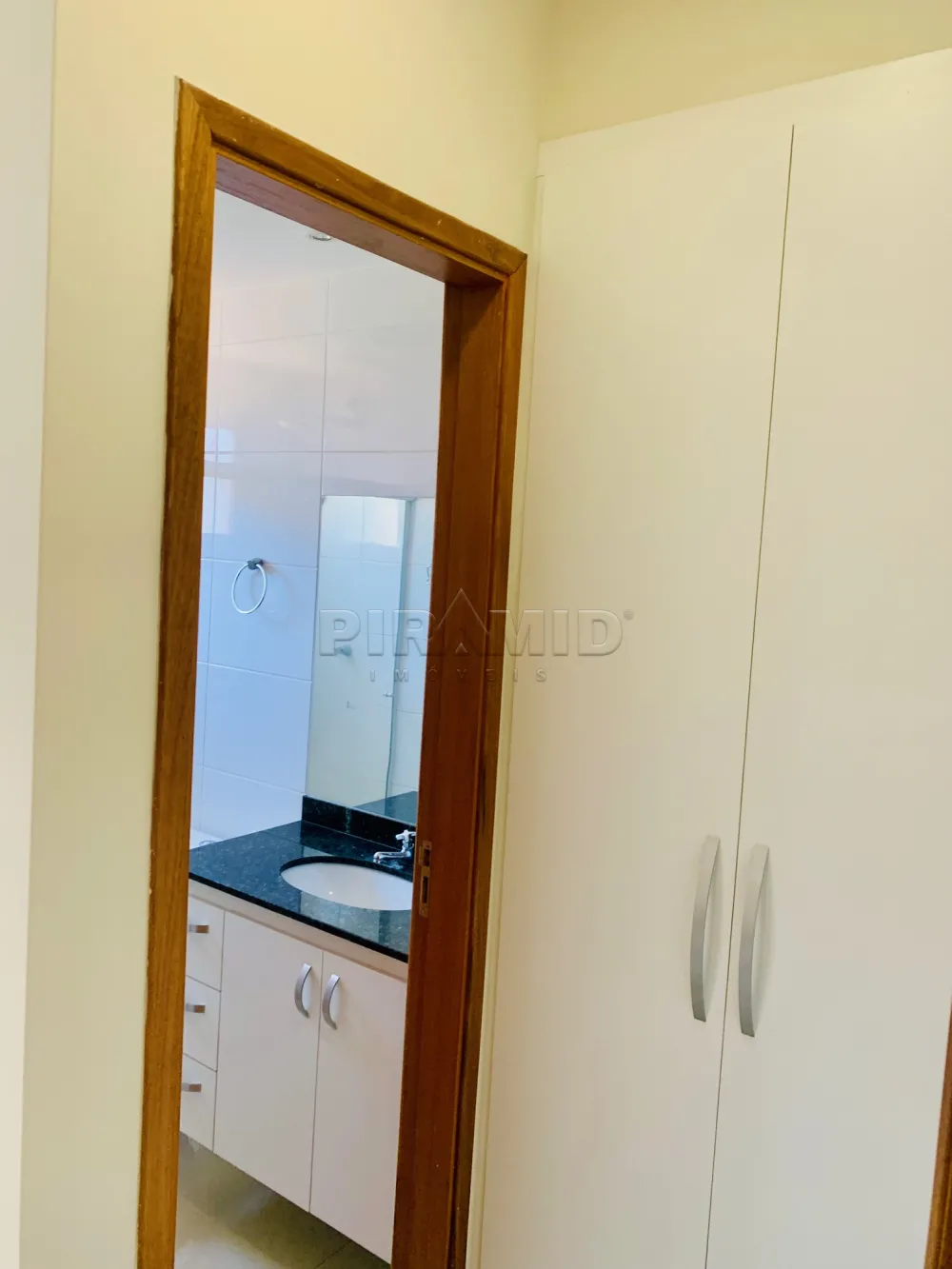 Alugar Apartamento / Padr&atilde;o em Ribeir&atilde;o Preto R$ 1.900,00 - Foto 7